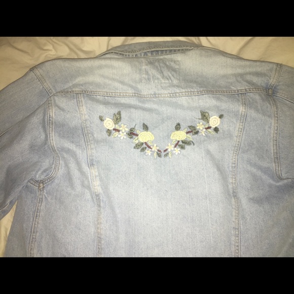 Jean jacket - Picture 2 of 4